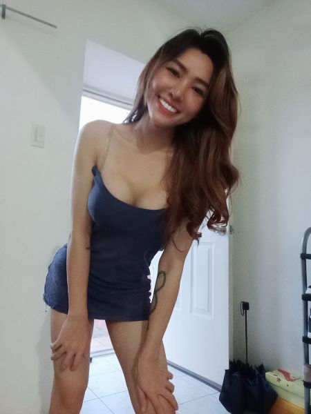 Hello i am Ts Khimmy young, skinny and Really fresh and good smell. Im a clean inside and out. 
Feel free to message me and lets talk about my services.
Choose me and you will never regret.