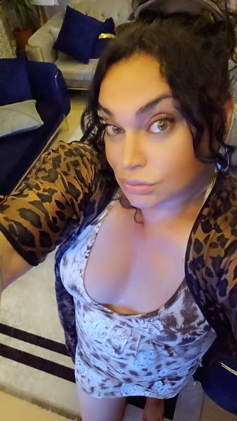 Hello, I'm a Turk of Tatar origin, I'm a guest in Azerbaijan, I live in Baku, I can only speak Turkish and Russian, I have no limits in sex, I'm confident, if you want to be with me in everything Whats