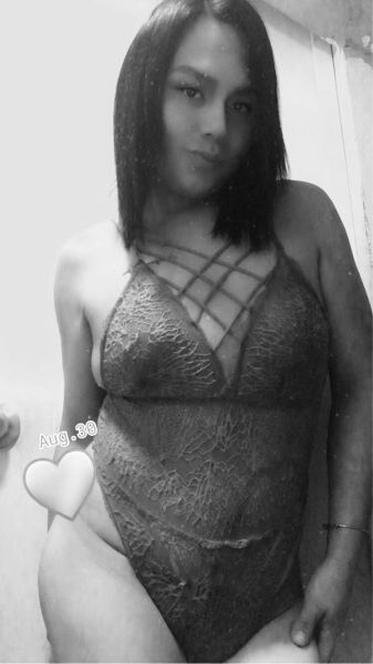 Encantada de conocerte, soy Lucianna , un hermosa trans femenina, versatil. Vine a ofrecerte mi compañía, ... Soy una chica joven con piel delgada y rostro angelical, muy morbosa y muy complaciente en todo, sin complicaciones... Súper inocente y mega complaciente, insaciable, muy fácil de vivir y muy perra en la cama. - Videollamadas - Fiestera - Amanecidas - Salidas - Trato de novia - Activa y pasiva 🥛🥛😋