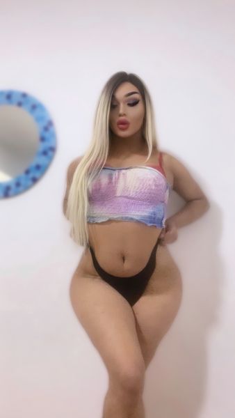 U want to suck my bigg cock ?! 😍 
 
Come in Mamma 😅