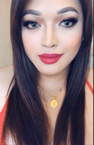 Mistress Cordellia just arrived in DUBAI

Explore your interests to find out what makes you tick. Don't let anyone tell you that you can't do it, or hold you back. Do the things that you want to do, and don't be afraid that you can't do them. 

