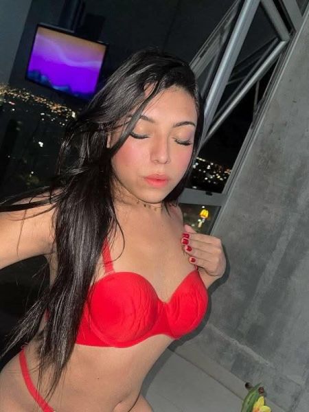 Hola bellos soy nueva por acá ofreciendo mis servicios sexuales a un costo súper económico soy de piel blanca estoy ubicada en Managua loma linda no cuento con lugar me gusta mamar soy sumisa para mayor información llamar o escribir al 86656672