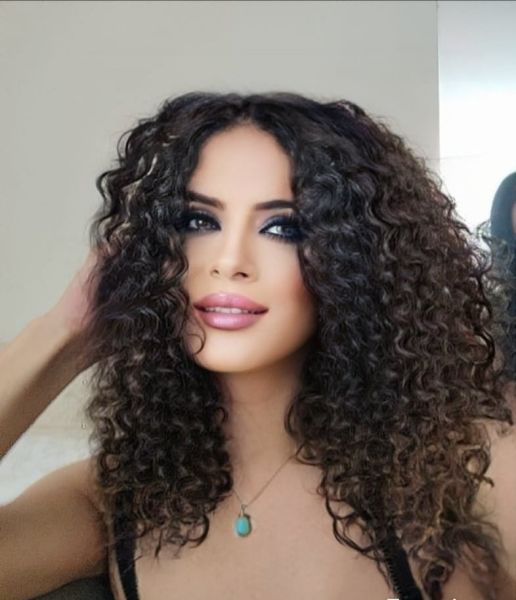 hi my name is esmeray.ı m living istanbul şişli.ı m alone.top and bottom .19 cm. for very good sex an massage call me