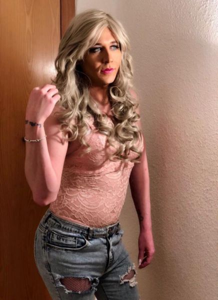 Hello, I'm Chanel, my photos are 100% real, my services are guaranteed, I'm a complete girl, active, passive, used bareback blowjob, kisses with tongue, erotic relaxing massage, mutual penetration, I offer you a drink, a beer, music, pleasant atmosph