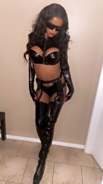 I’m Betty a Sexy, Chocolate ,Exotic transexual SERIOUS INQUIRES ONLY. If you live out of town or out of the country please be prepared to make your deposit upon contact. FaceTime shows are available.We are all adults here so let’s keep it professional, private and drama free. I MAKE THE PERFECT SUGAR BABY ð¼ ð¦ Reminder * I am low volume, selective and I cater to gentlemen who are respectful. * I do not accept bad behaviour. * Time should be respected. ( get to the point quickly, I don’t ve time to chit chat all day) * I take pride in myself; good hygiene should be a must for anyone who comes to visit me. ð Onlyfans.com/TsAri XoXo 