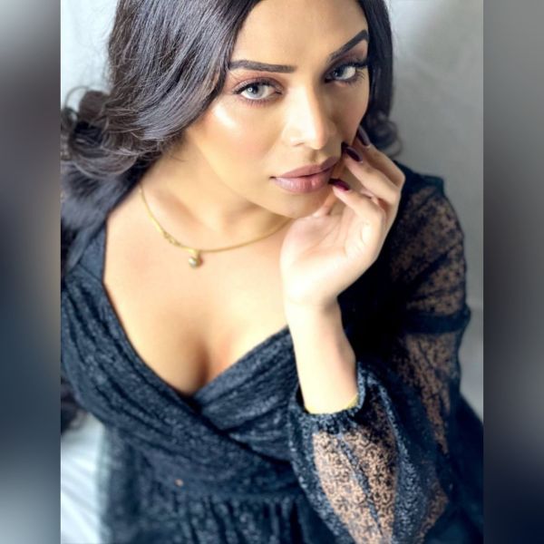 Hi!
I am Divya. I'm a pre-op transsexual and full time as a lady yet still very much functional. I love and enjoy being TOP (active), BOTTOM (passive) and VERSATILE. I also maintain healthy lifestyle ensuring
I am a genuine shemale, who is well educated, articulate and well groomed. I am a professional to have a quality time and meets some of your wildest fantasy. I am here to provide you with the things that will turn you on and to make your naughtiest dreams come true! Pleasure and fulfillment in a clean environment wilth light music and tranquility.
”””Your privacy and discretion would be my priority”””
My measurements are quite proportional with 5’07” height, 58Kgs, breasts 36DD , Waist 30', Hips 36" and a tool with 8.5”
I’ve got natural black eyes, fair skin, fleshy lips with a gorgeous smile, breathtaking sculptural body, Black long hair and completely smooth body.
I offer the ultimate luxury experience with full high standard services..., Travel, Hotel visits with confidentiality, Strip tease, domination, active and passive, First timers, Celebrities, VIP man, Role play, A-**x, Nude massage, Body massage, Ultimate Girlfriend experience, Sensual massage and much more entertainment.
When you are ready for the ultimate in upscale, exclusive Shemale companionship, give me a call. I promise you the time of your life! Thanks for visiting, and I look forward to meeting with you soon.

XOXO
Divya.