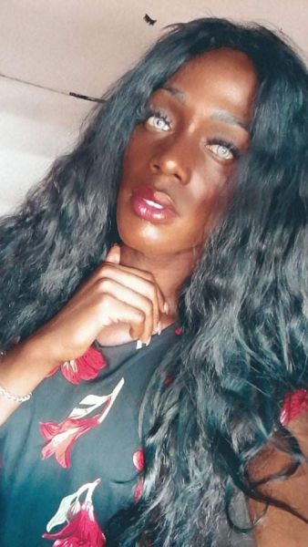 Hola soy una chica trans negra dispuesta a complacer todas tus fantasías sexuales y eróticas en cualquier momento q decees 