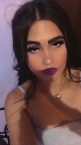 Hola chicos me llamo Evelyn soy una nenita súper hermosa, súper higiénica y bien perfumadita un excelente trato, solo atiendo a caballeros individual o trío como guste ! Solo hago salidas, cuento con mi canal exclusivo 😋🔥🔥, a las órdenes 🔥🔥😛