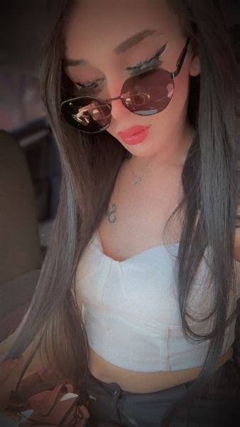 Bayan, I am 19, the youngest person here, I love romance, I love a sophisticated, respectable person with a personal personality