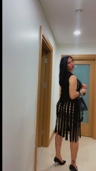 I live alone in istanbul working in sephora  Looking for fun 
Je cherche de plaisir partager avec un bel homme